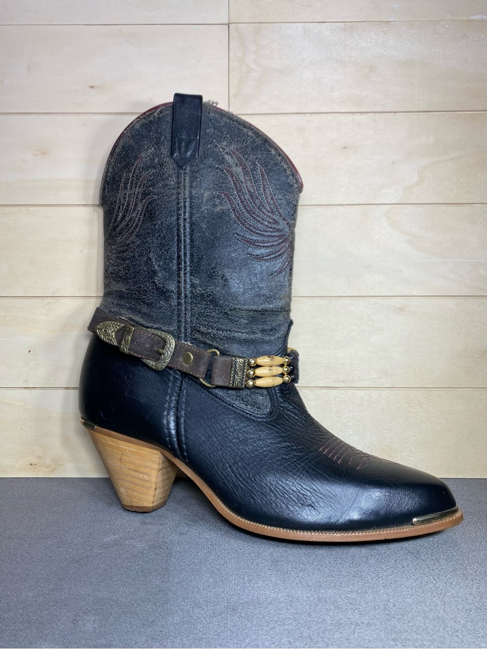 Dingo Phoenix Rising Cowboy Boots Women's Size 7.5 M Shoes Black Leather Beads
